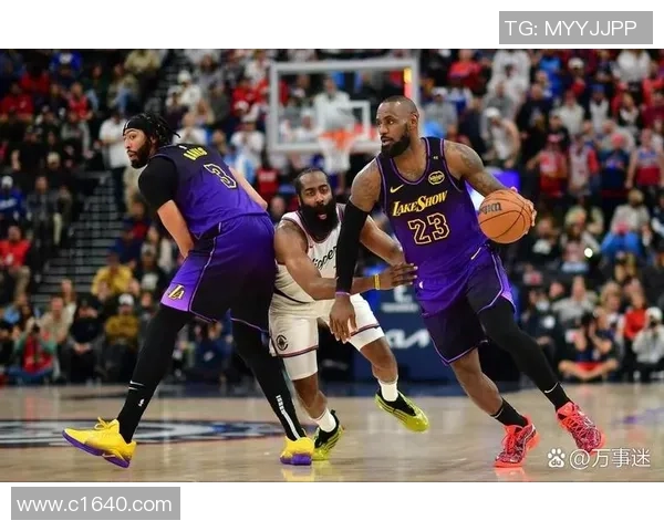 湖人对快船的激烈对决分析与赛季前景展望