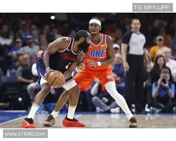 火箭与雷霆第五场激战回顾球星对决引发的精彩瞬间与战术分析